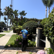 Concrete-Power-Washing-and-House-Wash-in-Beverly-Hills-CA 0